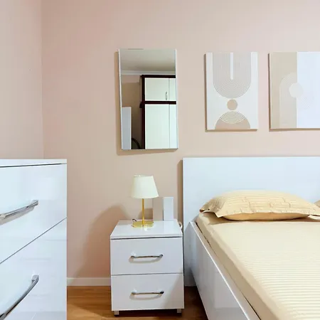 Appartement Ideal Location Near Blloku Tirana